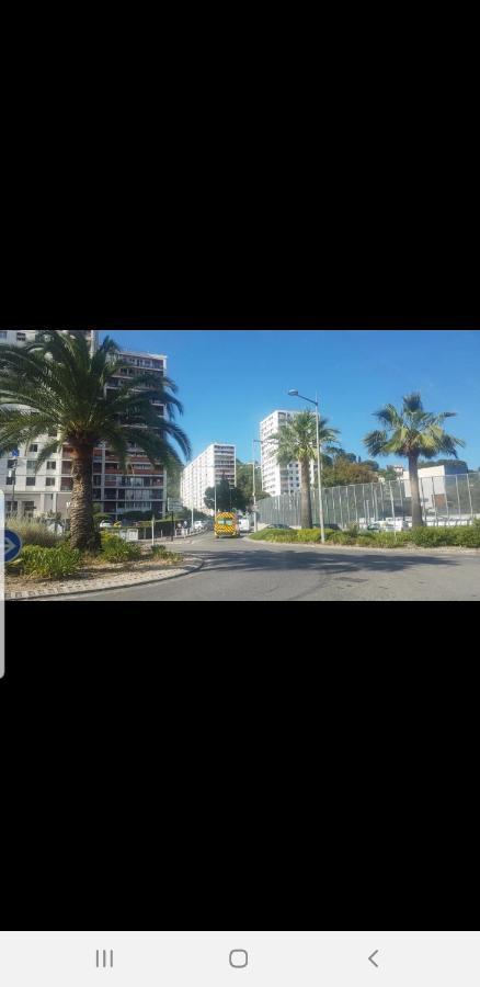 New cheap PRIVATE ROOM, KITCHEN ,TRAM on site, 12 minutes from nice train station with tram , beach in 17 min with tram , CHAMBRE PRIVÉE pas cher, cuisine équipée , tram sur place, à 12 min de la gare de Nice avec le tram, 17 min plage Extérieur photo