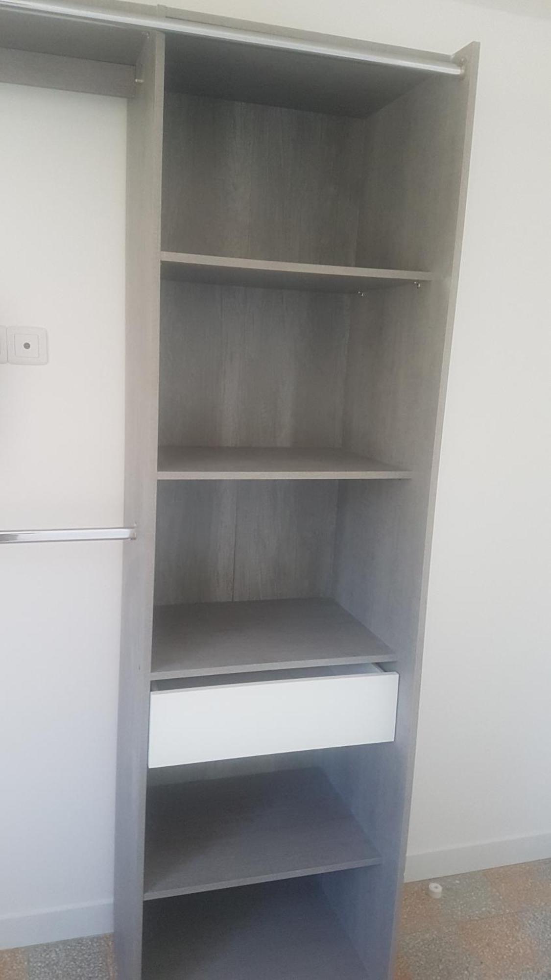 New cheap PRIVATE ROOM, KITCHEN ,TRAM on site, 12 minutes from nice train station with tram , beach in 17 min with tram , CHAMBRE PRIVÉE pas cher, cuisine équipée , tram sur place, à 12 min de la gare de Nice avec le tram, 17 min plage Chambre photo